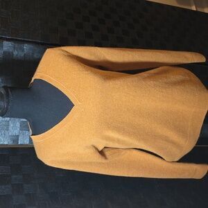 Tahari V-Neck Sweater in Carmel M Cashmere